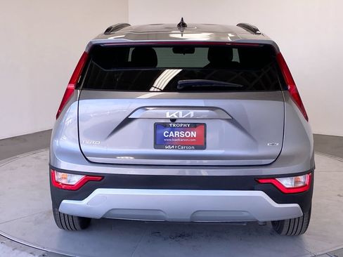 Certified 2025 Kia Niro LX FWD image 4