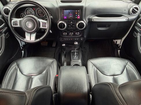 Used 2016 Jeep Wrangler Unlimited Rubicon AWD/4WD image 22