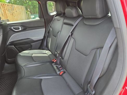 Used 2025 Jeep Compass Latitude w/ Sun & Sound Group AWD/4WD image 26
