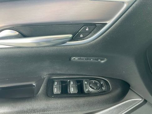 Used 2017 Cadillac XT5 Luxury w/ Driver Awareness Package FWD image 18