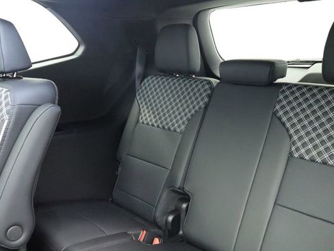 Used 2025 GMC Acadia Denali w/ Super Cruise Package image 26