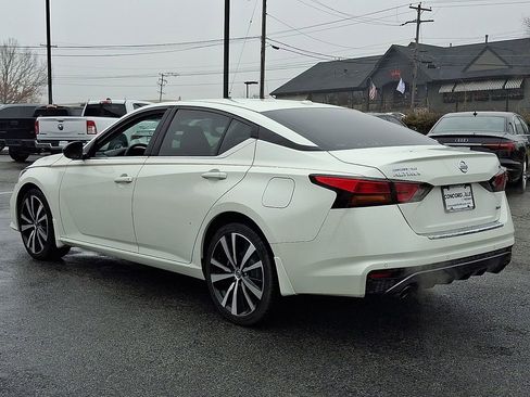 Used 2020 Nissan Altima 2.5 SR w/ Premium Package image 4