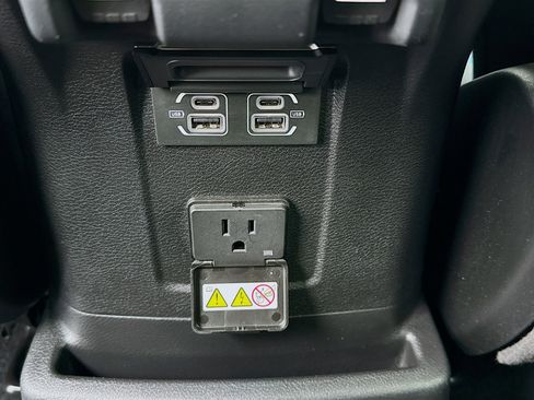 Used 2023 Jeep Wrangler Unlimited Rubicon 4xe AWD/4WD image 16