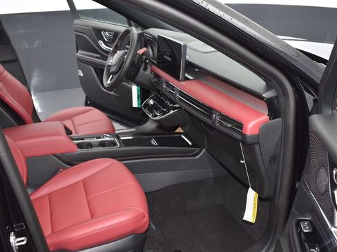 New 2025 Lincoln Corsair Grand Touring image 14