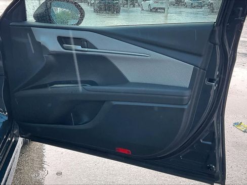 Used 2025 Toyota Camry SE image 22