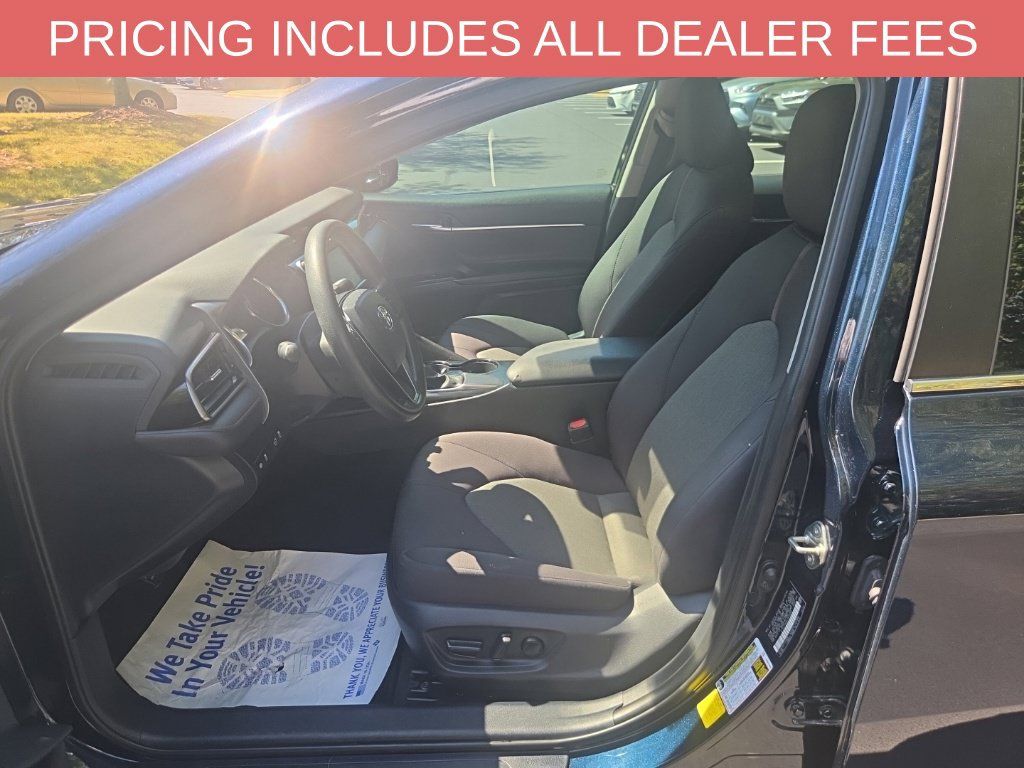 Used 2020 Toyota Camry LE FWD image 6