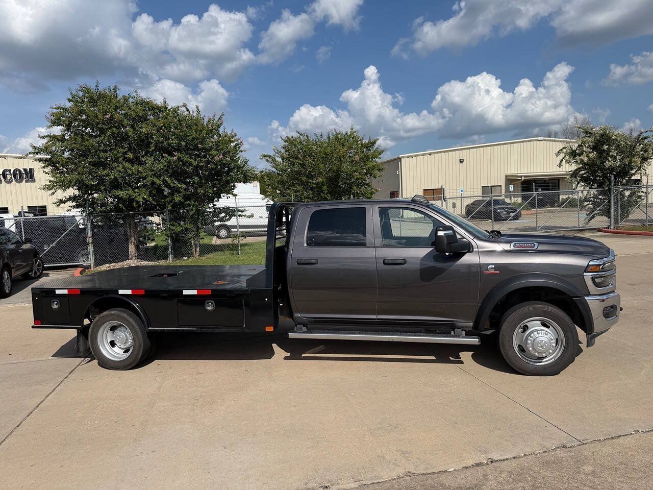 Used 2026 RAM 5500 Tradesman w/ Chrome Appearance Group AWD/4WD image 15