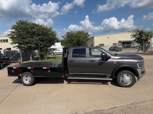 Used 2026 RAM 5500 Tradesman w/ Chrome Appearance Group AWD/4WD image 15