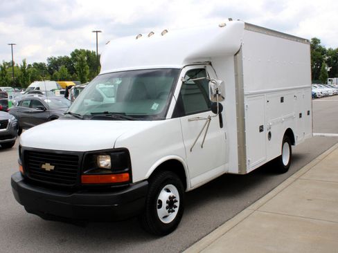 Used 2004 Chevrolet Express 3500 image 3