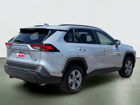 Used 2025 Toyota RAV4 XLE AWD/4WD image 4