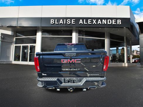 Used 2021 GMC Sierra 1500 Denali w/ Technology Package AWD/4WD image 4