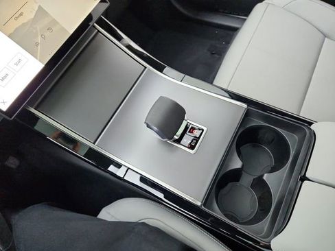 New 2026 Land Rover Range Rover Velar S image 30