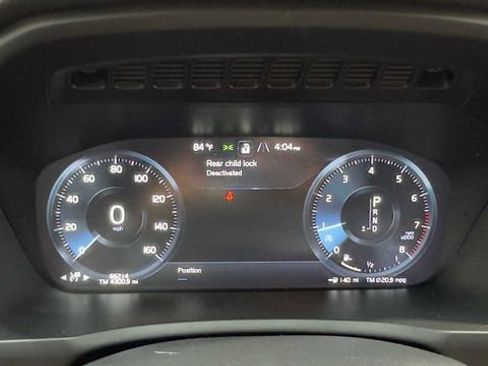 Used 2016 Volvo XC90 T6 Momentum w/ Momentum Plus Package image 24