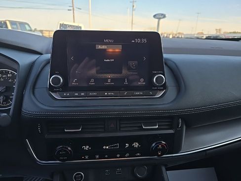 Used 2023 Nissan Rogue SV image 22