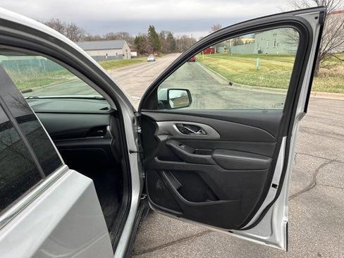 Used 2019 Chevrolet Traverse LT image 30