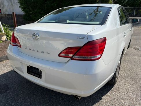 Used 2007 Toyota Avalon XLS FWD image 9
