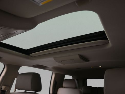 Used 2020 Chevrolet Tahoe Premier RWD image 22