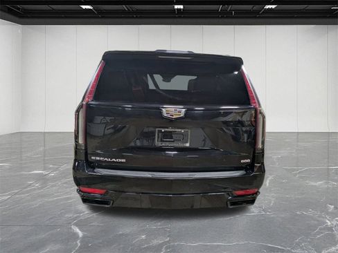 Used 2021 Cadillac Escalade Sport image 4