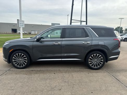 Used 2023 Hyundai Palisade Calligraphy AWD/4WD image 2