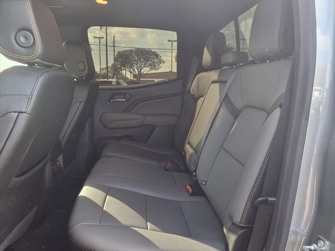 Used 2025 Chevrolet Colorado ZR2 image 18