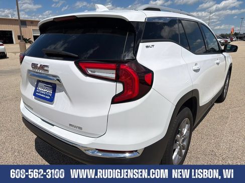 Used 2024 GMC Terrain SLT AWD/4WD image 5