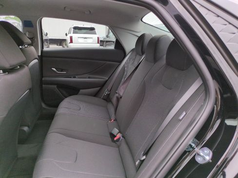 New 2026 Hyundai Elantra SE FWD image 32