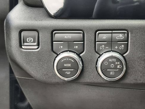 New 2026 GMC Sierra 1500 Elevation w/ Elevation Premium Package AWD/4WD image 18