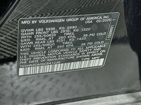 Used 2025 Volkswagen Atlas SE AWD/4WD image 12