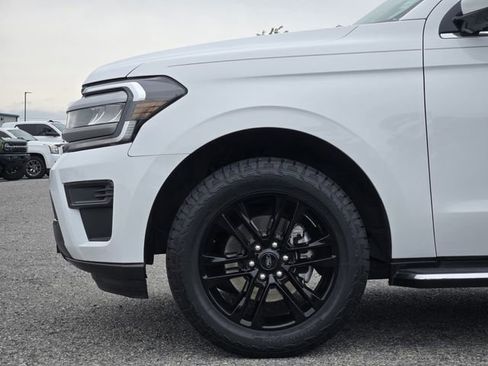 Certified 2022 Ford Expedition XLT RWD image 9
