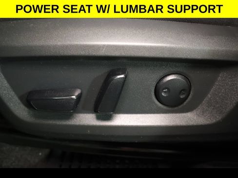 Used 2024 Nissan Rogue SV FWD image 3