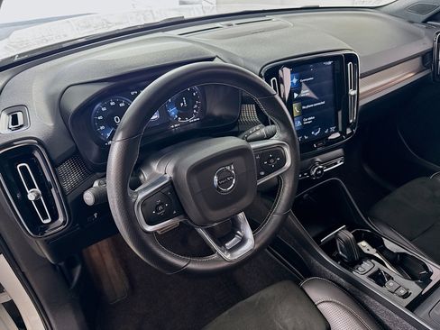 Used 2021 Volvo XC40 T5 R-Design w/ Protection Package Premier image 23