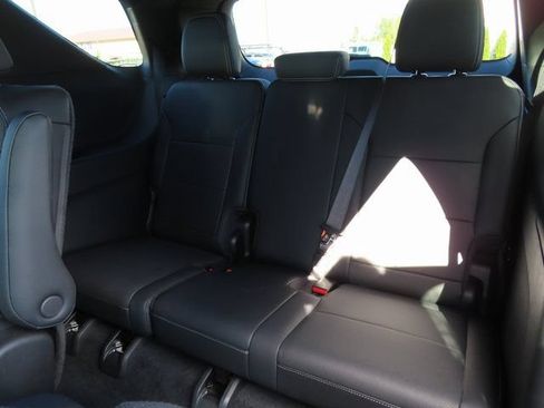 Used 2025 Chevrolet Traverse LT AWD/4WD image 32