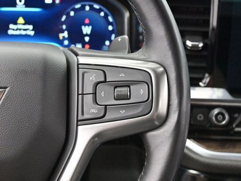 Used 2022 Chevrolet Silverado 1500 LT w/ Z71 Off-Road Package AWD/4WD image 16
