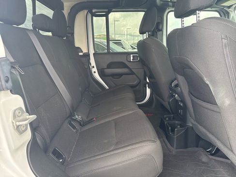 Certified 2022 Jeep Gladiator Overland w/ Safety Group image 14