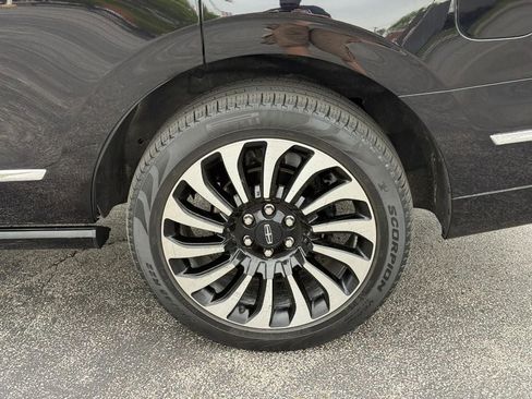 Used 2023 Lincoln Navigator Black Label AWD/4WD image 6