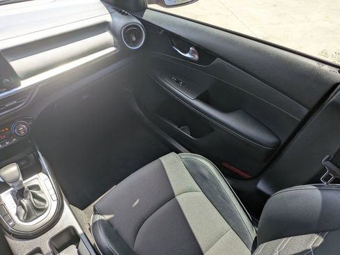 Certified 2023 Kia Forte GT-Line w/ GT-Line Technology Package FWD image 17