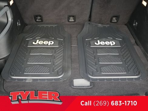 Used 2016 Jeep Cherokee Latitude FWD image 18