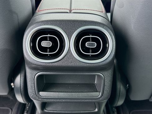 Used 2025 Mercedes-Benz GLC 43 AMG 4MATIC image 17