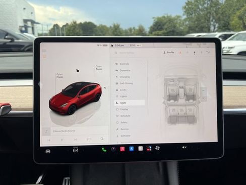Used 2022 Tesla Model Y Performance AWD/4WD image 25