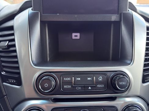 Used 2019 Chevrolet Suburban Premier AWD/4WD image 30