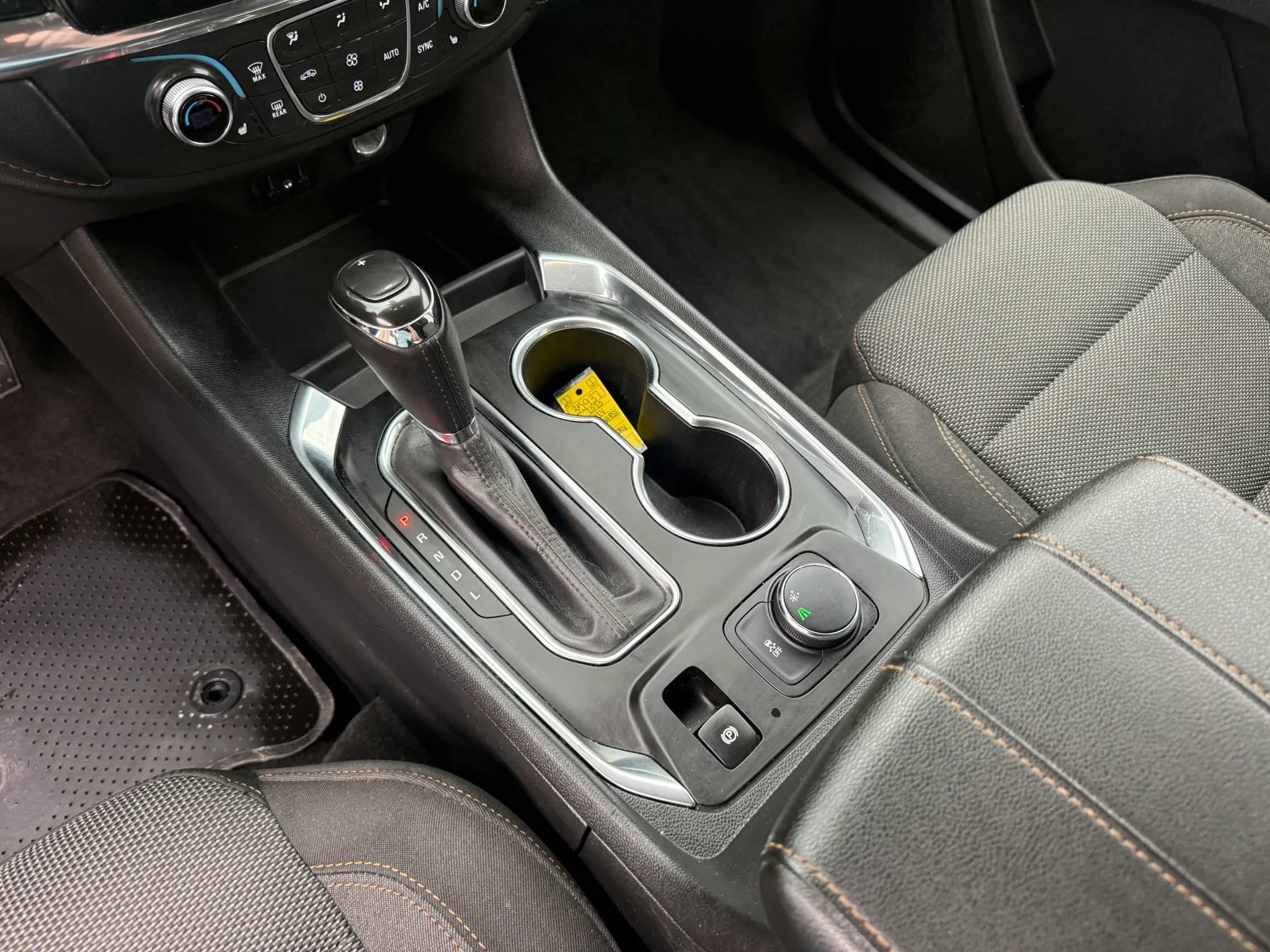 Used 2020 Chevrolet Traverse LT FWD image 21