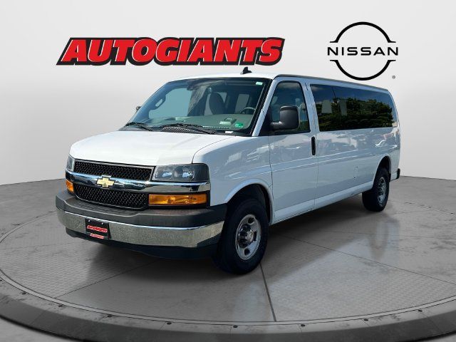 Used 2020 Chevrolet Express 3500 LT w/ LT Preferred Equipment Group RWD image 8