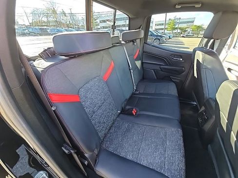 Used 2023 Chevrolet Colorado Z71 image 30