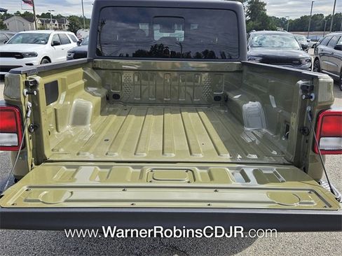 New 2025 Jeep Gladiator Sport image 11