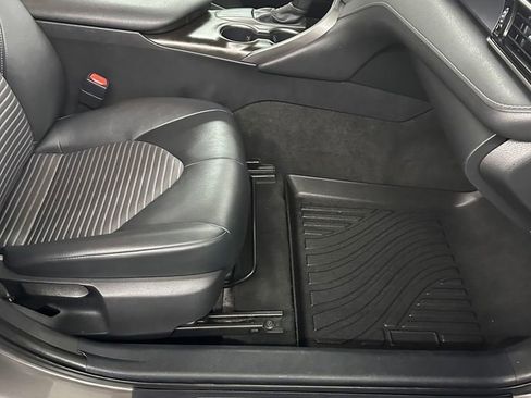 Used 2021 Toyota Camry SE image 38