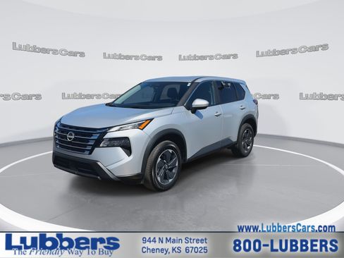 Used 2025 Nissan Rogue SV image 4