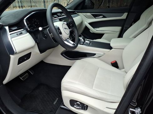 Certified 2024 Jaguar F-PACE SVR image 17