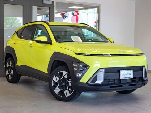 Certified 2025 Hyundai Kona SEL AWD/4WD image 6