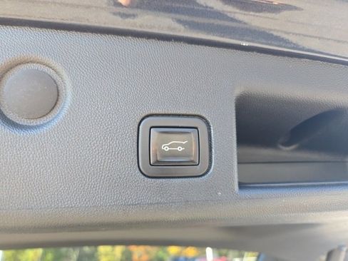 Used 2022 Chevrolet Equinox RS w/ LPO, Floor Liner Package image 27