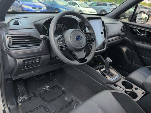 Used 2025 Subaru Forester Touring AWD/4WD image 10
